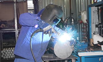 Fabricació pilones escamotejables taller