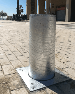 pilona escamotejable substituïda per pilona anortec trencada