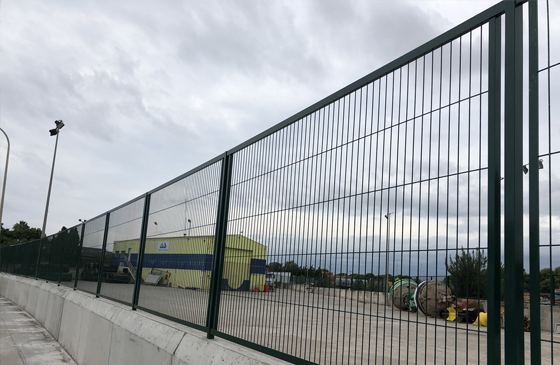 tanca reixa mallaç lacada en verd