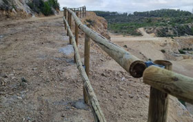 tanca continua de fusta instalada